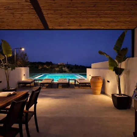 Pιgeon Nest Villa 4*