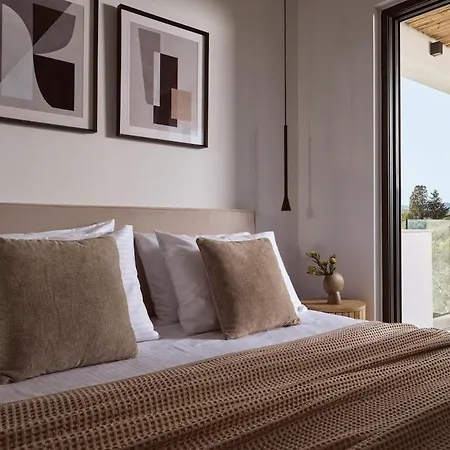 Pιgeon Nest Villa 4*