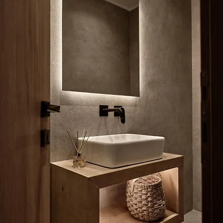 Pιgeon Nest Villa 4*